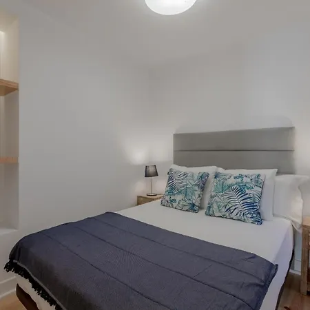 דירה Bairro Alto Chic Oasis ליסבון